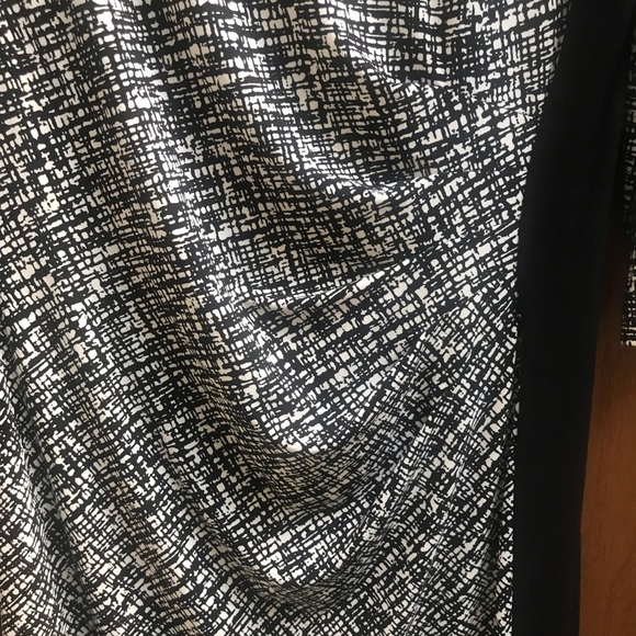 Lauren Ralph Lauren Midi Length Black & White Dress with Ruched Front - Picture 4 of 9